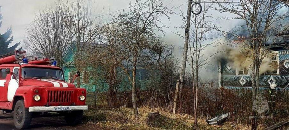 На пожаре в Старорусском районе погиб человек