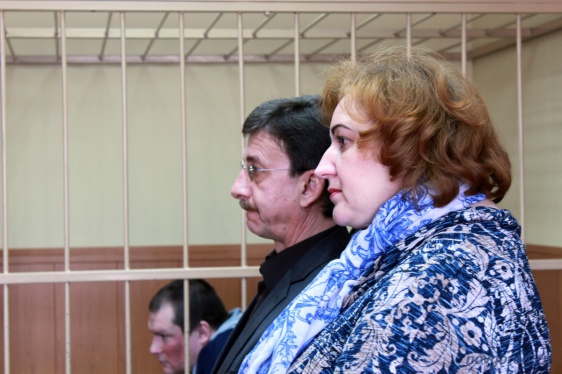 Пострадавшая Светлана Филиппова, её адвокат и Николай Фёдоров. 