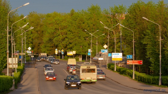 Съезд с моста Александра Невского на ул. Фёдоровский ручей. 