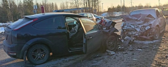 В Великом Новгороде нетрезвый мужчина, лишённый водительских прав, стал виновником ДТП