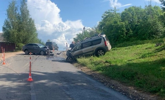 В ДТП в Боровичском районе пострадали четыре человека