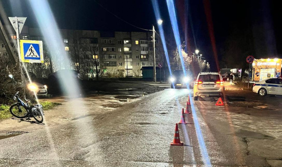 За сутки на дорогах Новгородской области пострадали трое несовершеннолетних