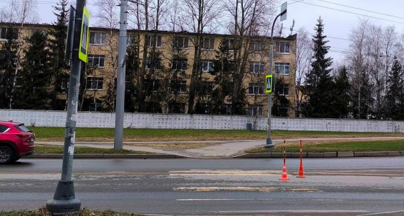 В Великом Новгороде мужчина получил перелом руки на пешеходном переходе