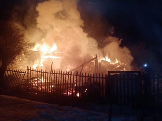 В Маловишерском районе на пожаре погиб человек