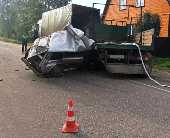 За выходные на дорогах Новгородской области погибли три человека, ещё 13 получили травмы