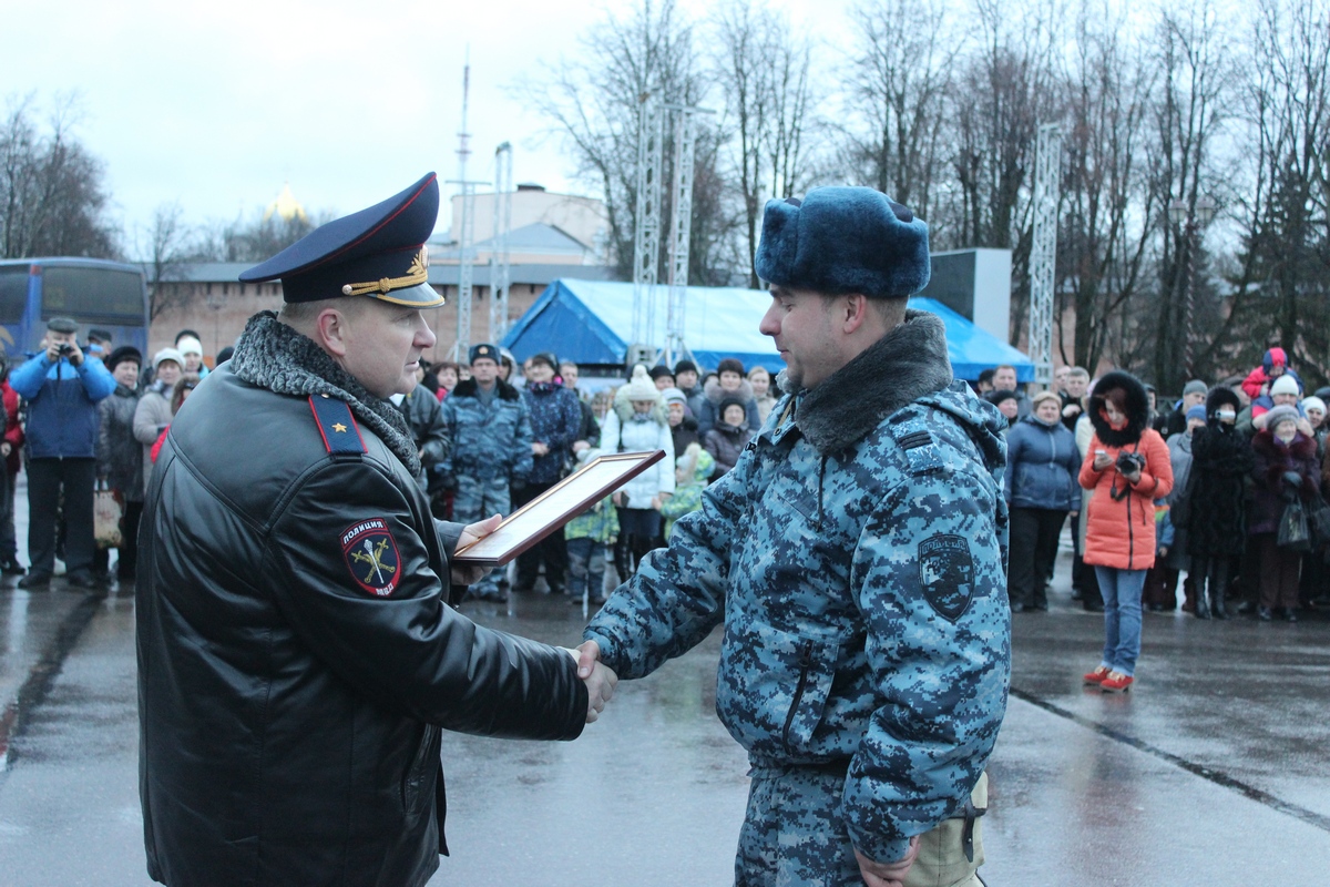 Новгород полиция. Полиция командировка в Дагестан 2020. Новгородские полицейские в Дагестан. Новгородская милиция 2006. Новгородские милиционеры 2007.