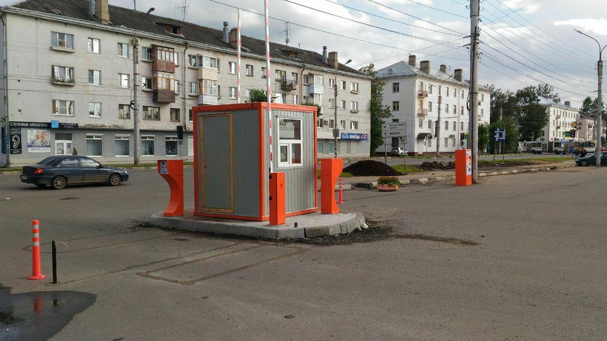 Новгород платная. Платная парковка у вокзала Великий Новгород. Park автостоянка Великий Новгород. Платная парковка Канаш. Платная парковка для грузового транспорта в Великом Новгороде.