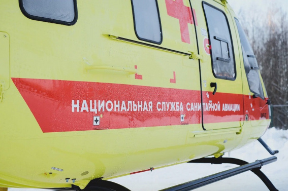 За месяц вертолёт санитарной авиации эвакуировал 17 жителей Новгородской области