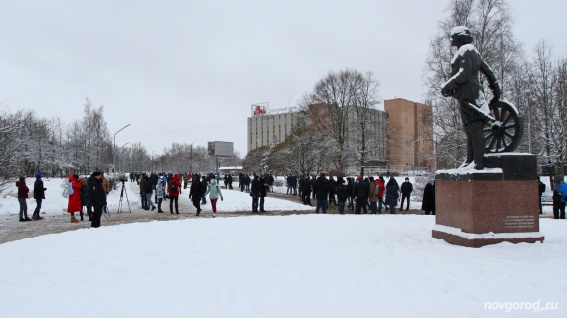 На новгородскую акцию протеста пришло чуть больше ста человек