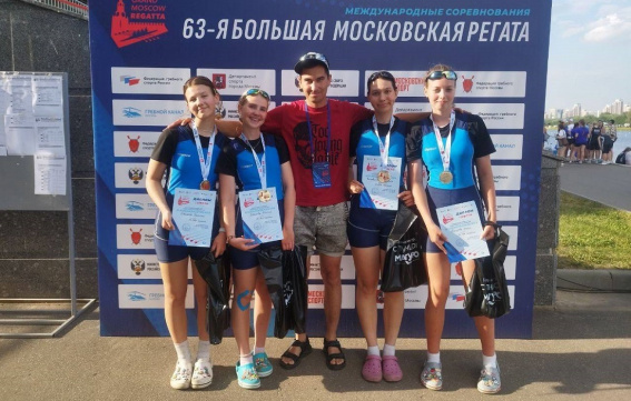 Новгородские спортсменки завоевали золото и бронзу на международных соревнованиях по гребле