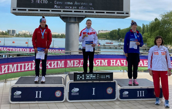 Новгородская спортсменка завоевала золотую медаль на всероссийских соревнованиях по гребле на байдарках и каноэ