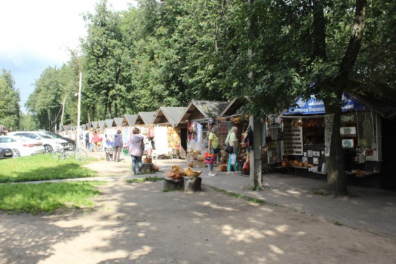 В Кремлёвском парке благоустроят дорожки и обновят сувенирные домики