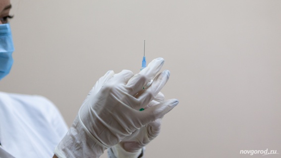 В Великом Новгороде продолжается выездная вакцинация от коронавируса