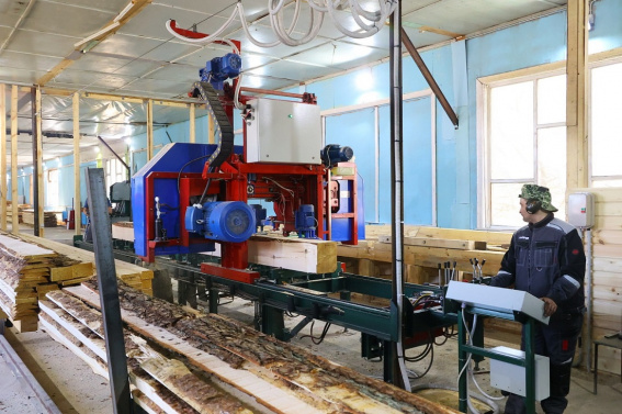 Хвойнинское предприятие «Леспром» обновило лесопильное оборудование