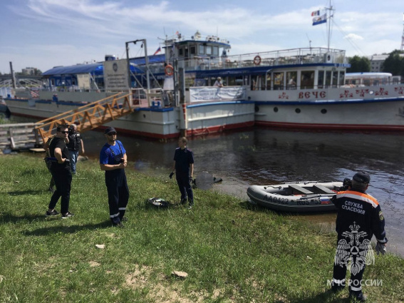 В реке Волхов водолазы обнаружили тело одного из утонувших