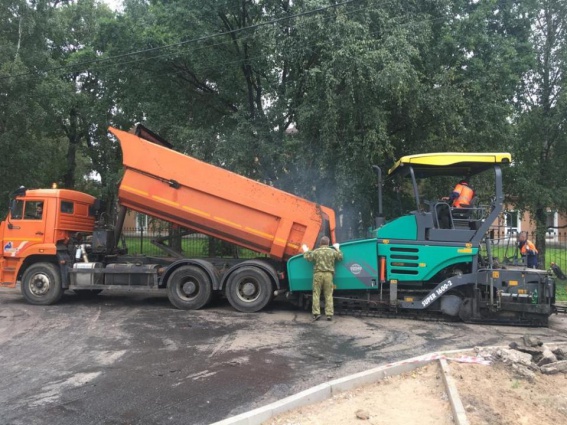 В Великом Новгороде подрядчика ремонта дорог по нацпроекту оштрафовали на 176 тысяч рублей по результатам проб асфальта