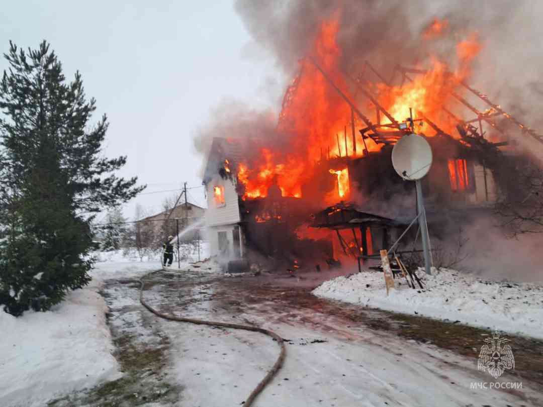 За выходные в Новгородской области произошло пять пожаров | 25.12.2023 | Великий  Новгород - БезФормата