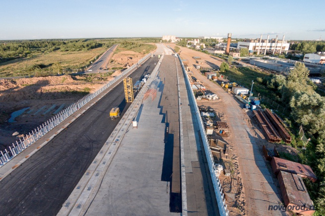 Строительство третьего моста через реку Волхов, 21 июля 2015 года. 