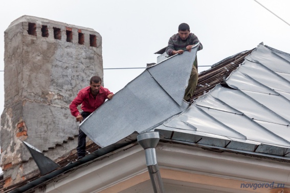 Капитальный ремонт крыши дома №18 по улице Предтеченская. 