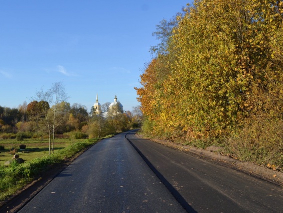В Волотовском округе ремонтируют три дороги