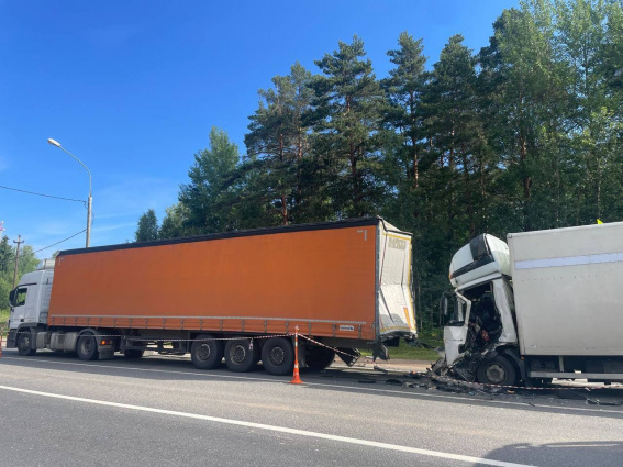 За сутки на дорогах Новгородской области один человек погиб и один получил травмы