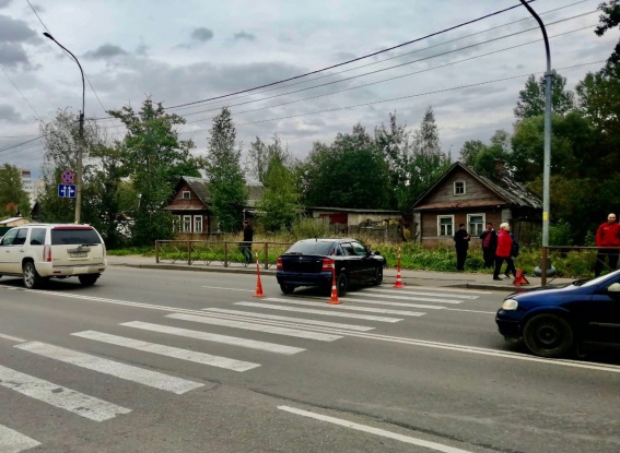В Великом Новгороде на пешеходном переходе сбили ребёнка