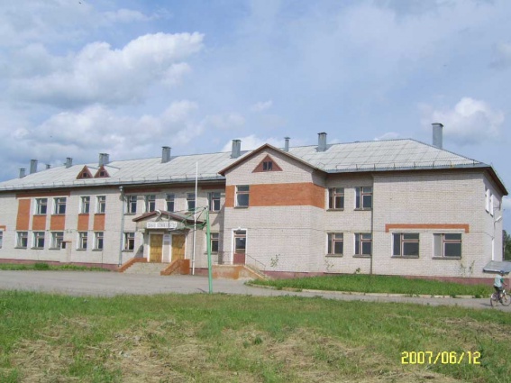 Школа в деревне Горки Солецкого района. © Фото с сайта администрации Горского сельского поселения