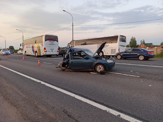 В ДТП с автобусом в Новгородском районе погибли два человека