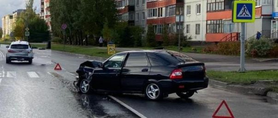 Водитель получил травму в ДТП в Великом Новгороде