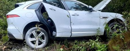 В Валдайском районе Jaguar съехал в кювет, водитель скончался на месте происшествия