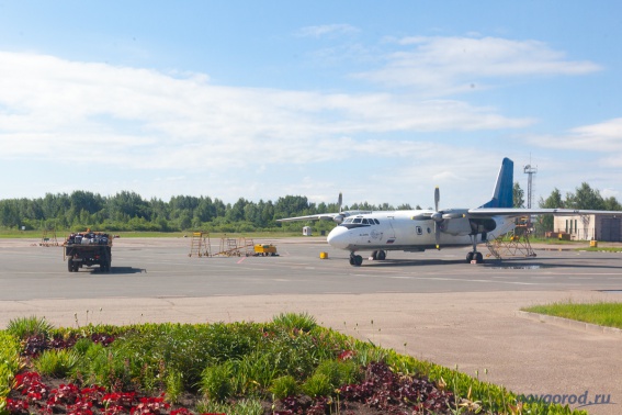 Ан-24 авиакомпании «Псковавиа» в аэропорту Пскова. © Фото из архива интернет-портала «Новгород.ру»