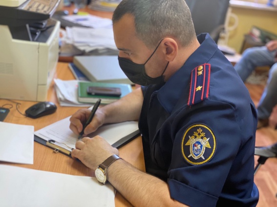 Чиновника из Министерства образования Новгородской области задержали за взятку