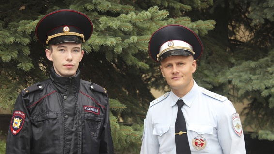 Новгородские полицейские предотвратили разрастание пожара в посёлке Окуловского района