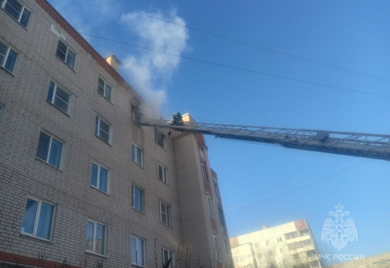 На пожаре на улице Псковской в Великом Новгороде пострадала женщина