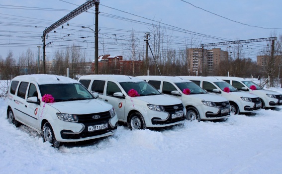 Для МФЦ в пяти районах Новгородской области приобрели дополнительные автомобили
