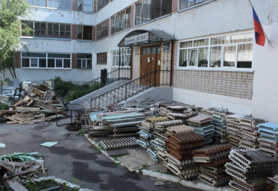 В июле рабочие начнут ремонтировать фасад гимназии «Исток»