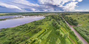 Панорама: Разлив реки Полонка и восстановление дороги Спасская Полисть — Любытино — Боровичи в районе деревни Погорелка