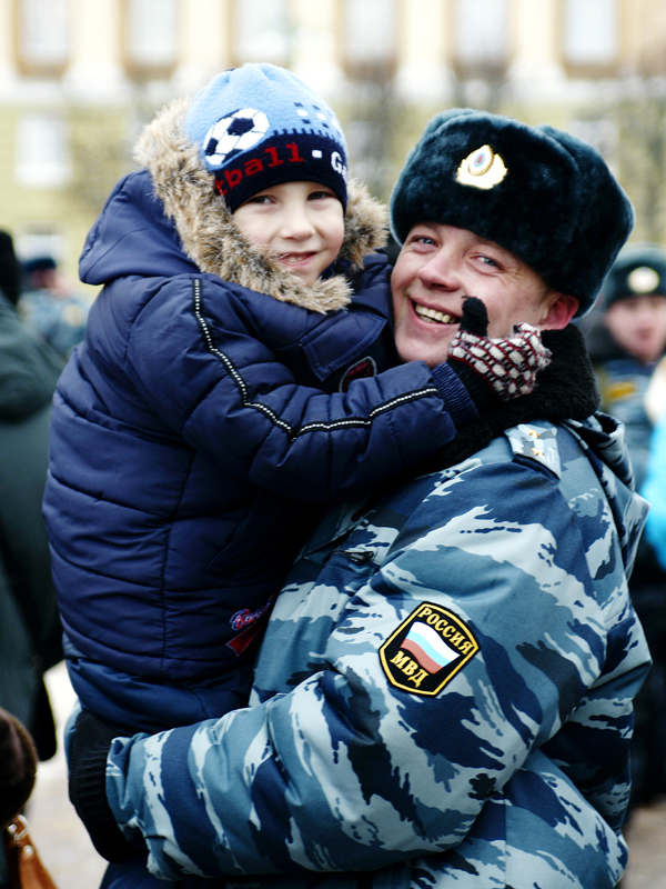 Полиция семей. Полиция семья. Фотосессия семьи полиции. Семья милиционера.