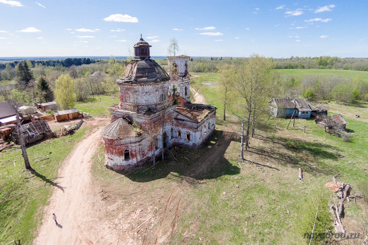 Десятипятницкая церковь святой великомученицы Параскевы в деревне Серафимовка.